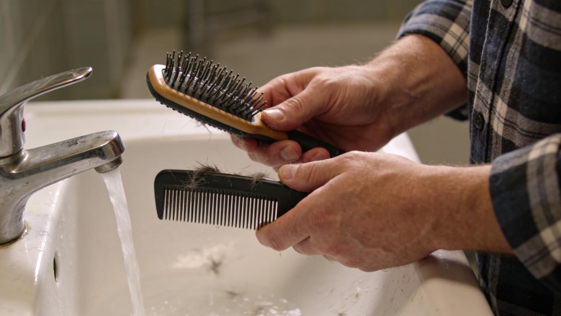 Essential tools for home beauty: Proper selection and use of combs, pin brushes, and detangling brushes